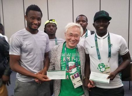 Japanese Millionaire Fulfills His Promise, Gives $390K To U-23 Dream Team (Photos)