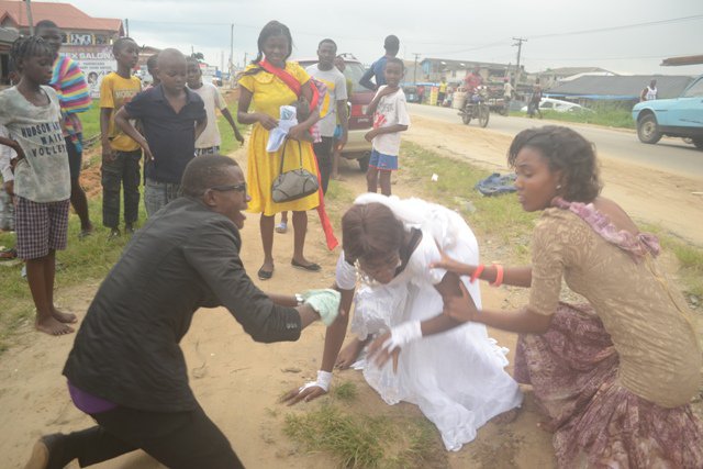 Drama as bride runs out of wedding reception, rejects husband in Delta state (Photos)