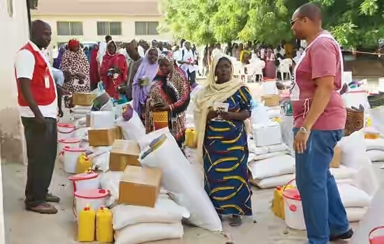 ‘MMM-Nigeria’ community donates relief materials worth N5m to IDPs in Abuja