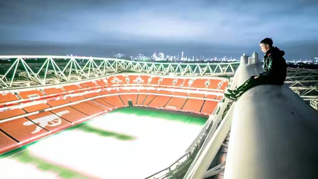 Two lads break into Arsenal’s Emirates Stadium, walk on the roof & post video on YouTube