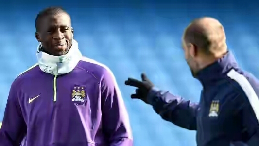 Yaya Toure rejects £430,000 a week salary from Chinese club to remain at Man City