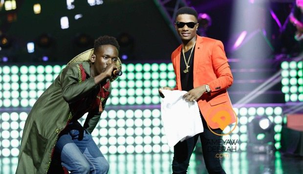 See How Wizkid Reacts When Mr Eazi Said He Was ‘Single And Vigorously Searching’