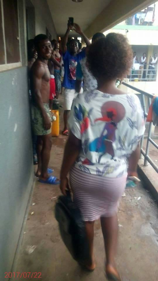 Lady visits a guy at his school hostel… See the crowd of guys waiting outside his room to HAIL…