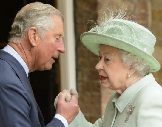 Queen of England preparing to abdicate throne and make Prince Charles the King