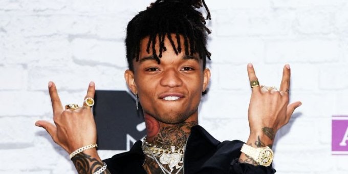 VIDEO: Swae Lee Accidentally Shows Off His Penis