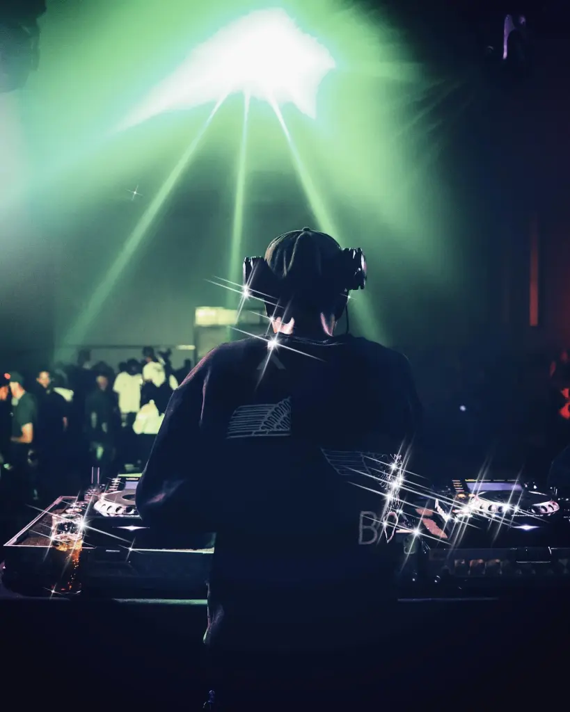 DOWNLOAD Mdu aka Trp – Hostess mp3