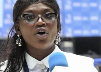 Princess Abiodun Islamiyat Oyefusi Smoking Shisha? Biography, Age, Wikipedia