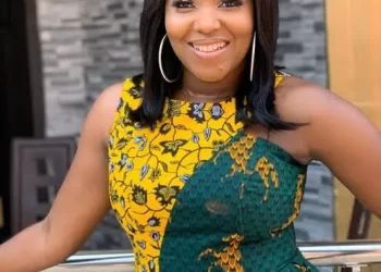 Biola Adebayo Biography, Wikipedia, Husband, Weeding, Child, Awards, Net Worth