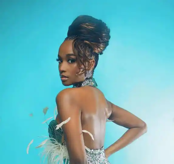 Zozibini’s stunning outfits rocked as host of AMVCA9 in Lagos (Photos)