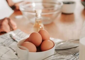 9 things in your kitchen that you can use to stop hair fall