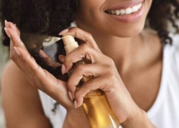 5 natural herbs you can use on your hair