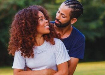 10 signs you’re falling in love hard and fast with your partner