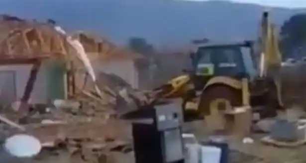 SA woman demolishes family house after failed marriage (Video)