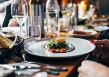 7 unhealthy reasons restaurant food tastes yummy!