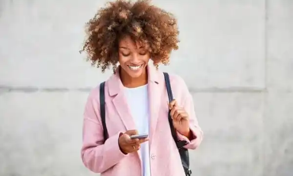 Why texting too much before the first date is a huge mistake