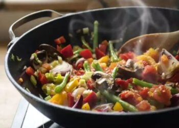How to preserve nutrients while cooking vegetables