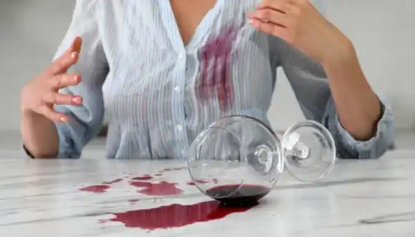 5 ways to remove wine stains from clothes