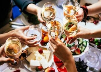 How to host the perfect winter dinner party