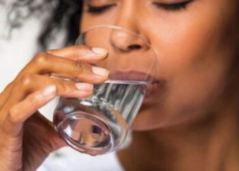 7 importance of adequate water intake for oral hygiene