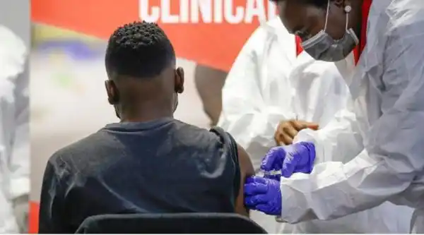 Mzansi urged to vaccinate as new COVID-19 variant has been discovered