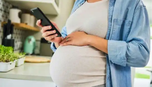 Why pregnant women should limit their time spent on mobile phones