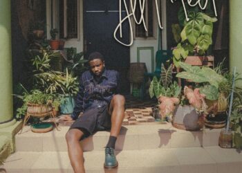 DOWNLOAD TAR1Q – Away mp3