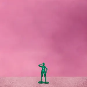 Mariah the Scientist, Kali Uchis – Is It a Crime